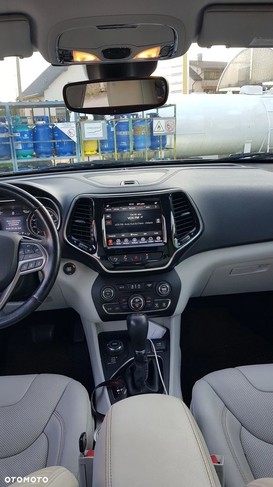 Jeep Cherokee - 12