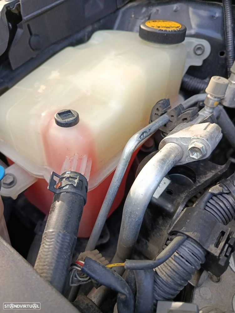 Toyota Avensis SW 2.0 D-4D Exclusive +Pele+GPS - 17