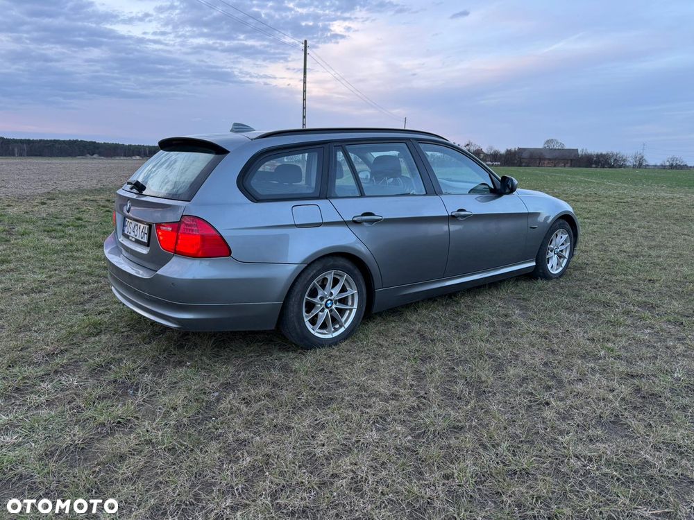 BMW Seria 3 318d DPF - 15