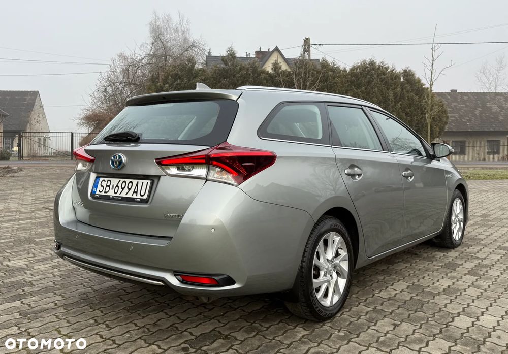 Toyota Auris Hybrid 135 Premium - 10