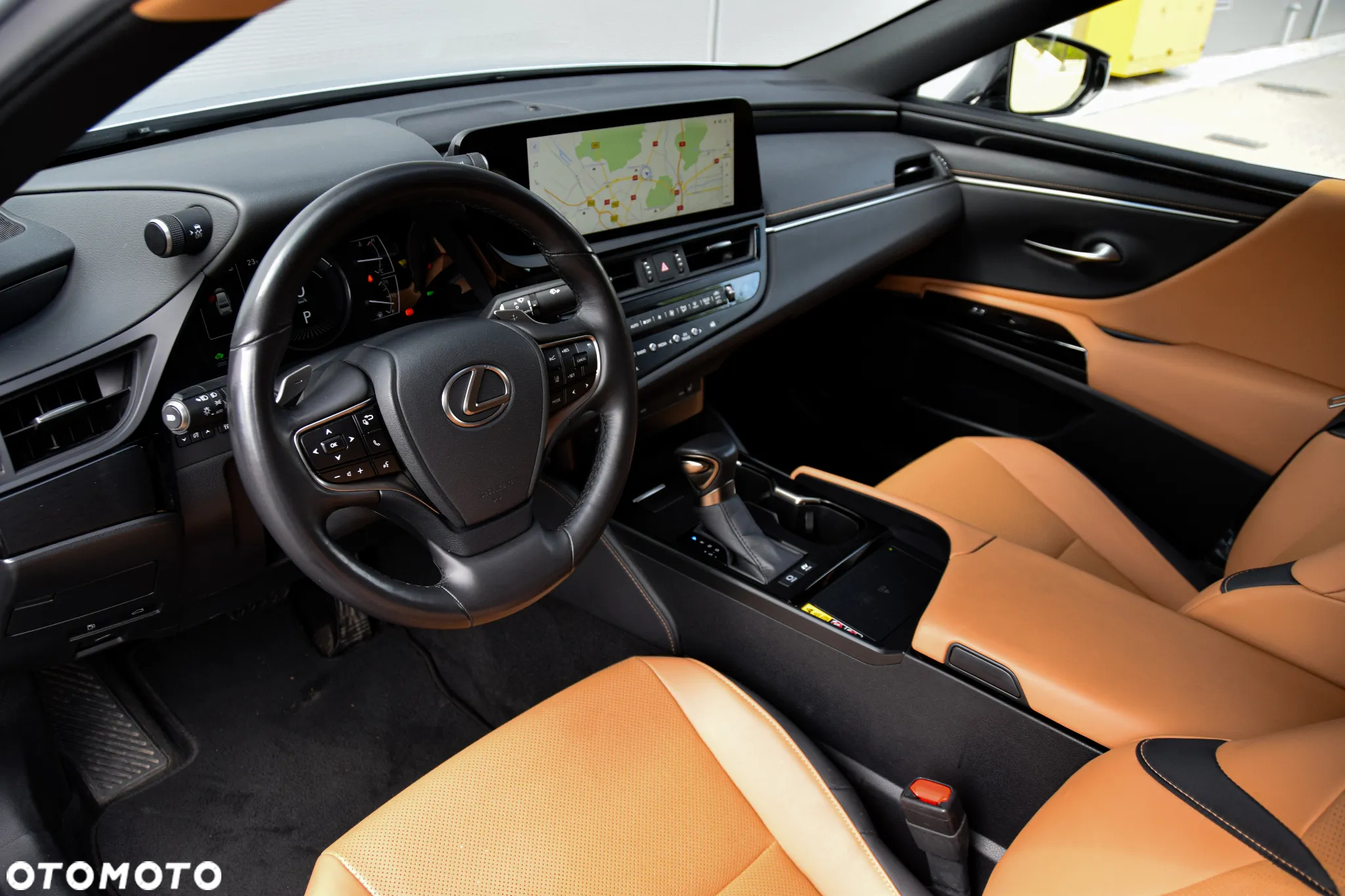 Lexus ES 300h Business Edition - 3