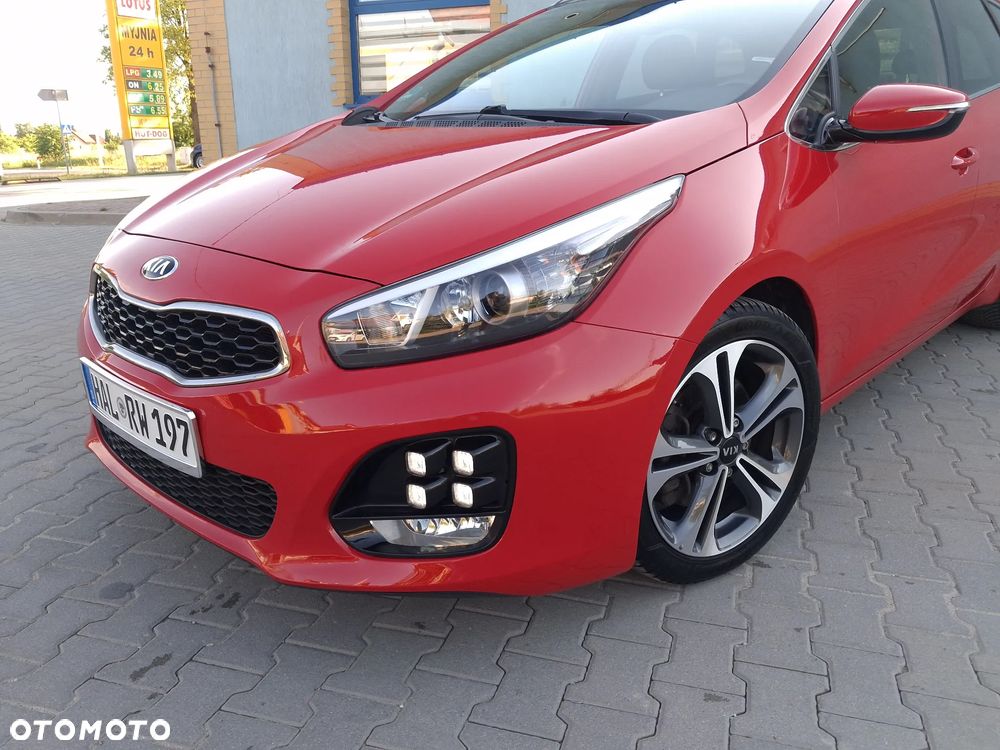 Kia Ceed 1.6 CRDi 136 ISG GT Line - 12