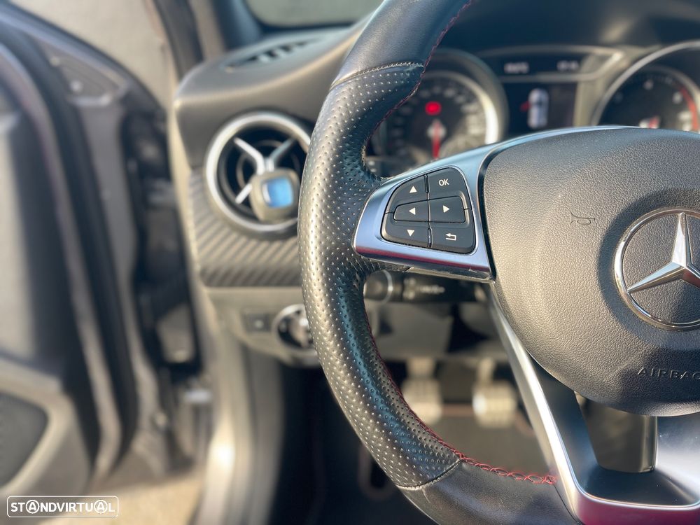 Mercedes-Benz A 180 d AMG Line - 14