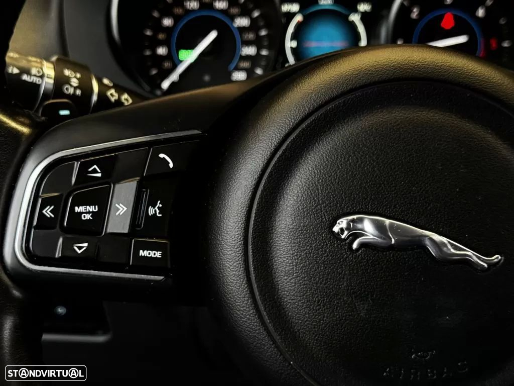 Jaguar F-Pace - 24