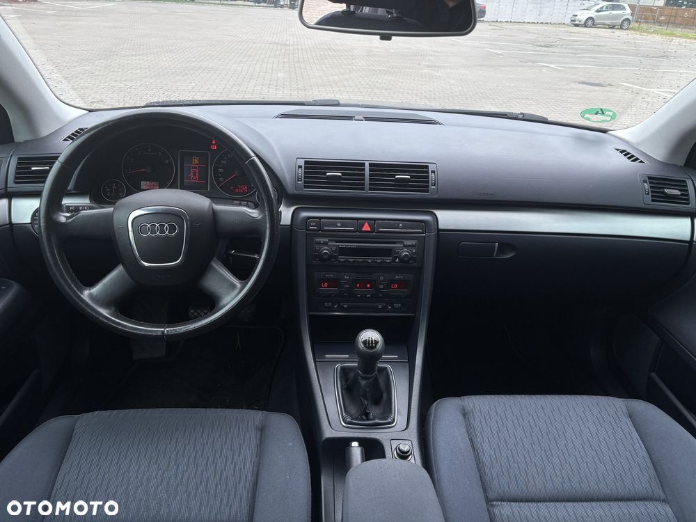 Audi A4 Limousine - 8