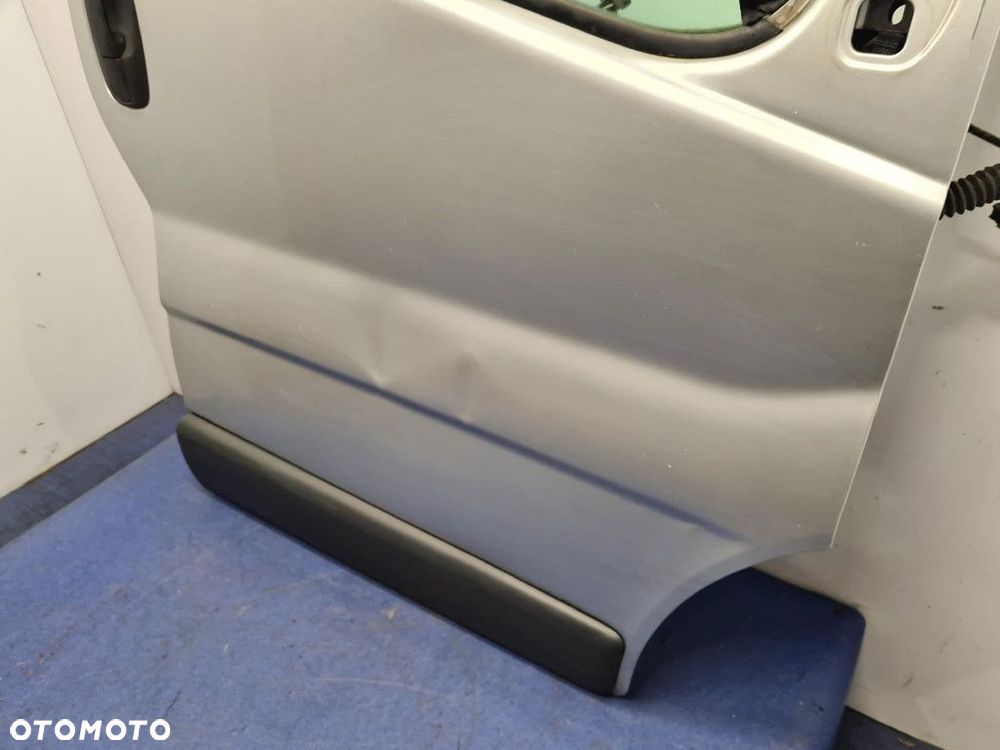 OPEL VIVARO A DRZWI PRZÓD PRAWE - 9