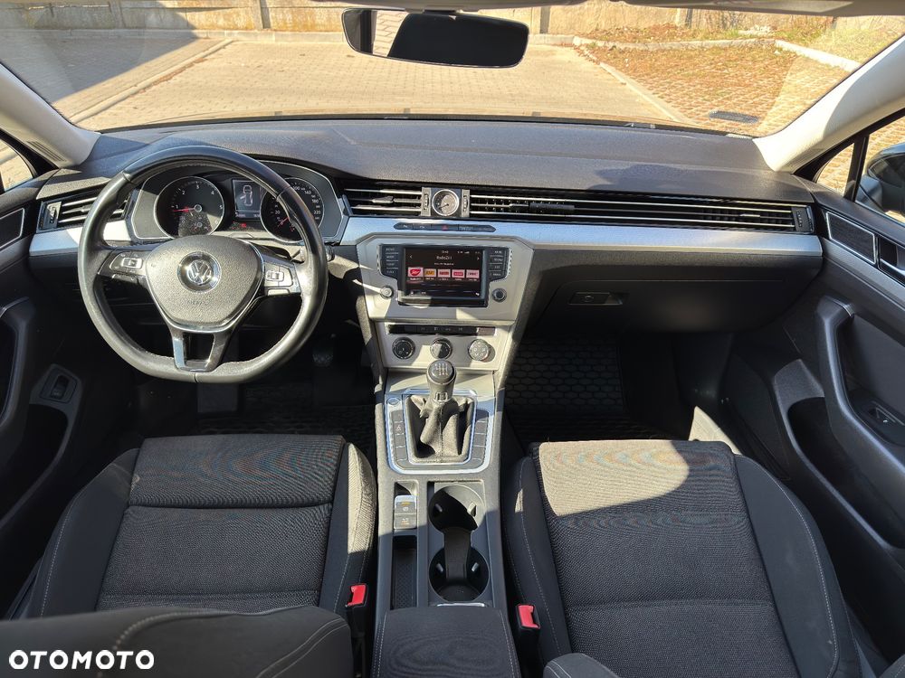 Volkswagen Passat 2.0 TDI (BlueMotion Technology) Comfortline - 11