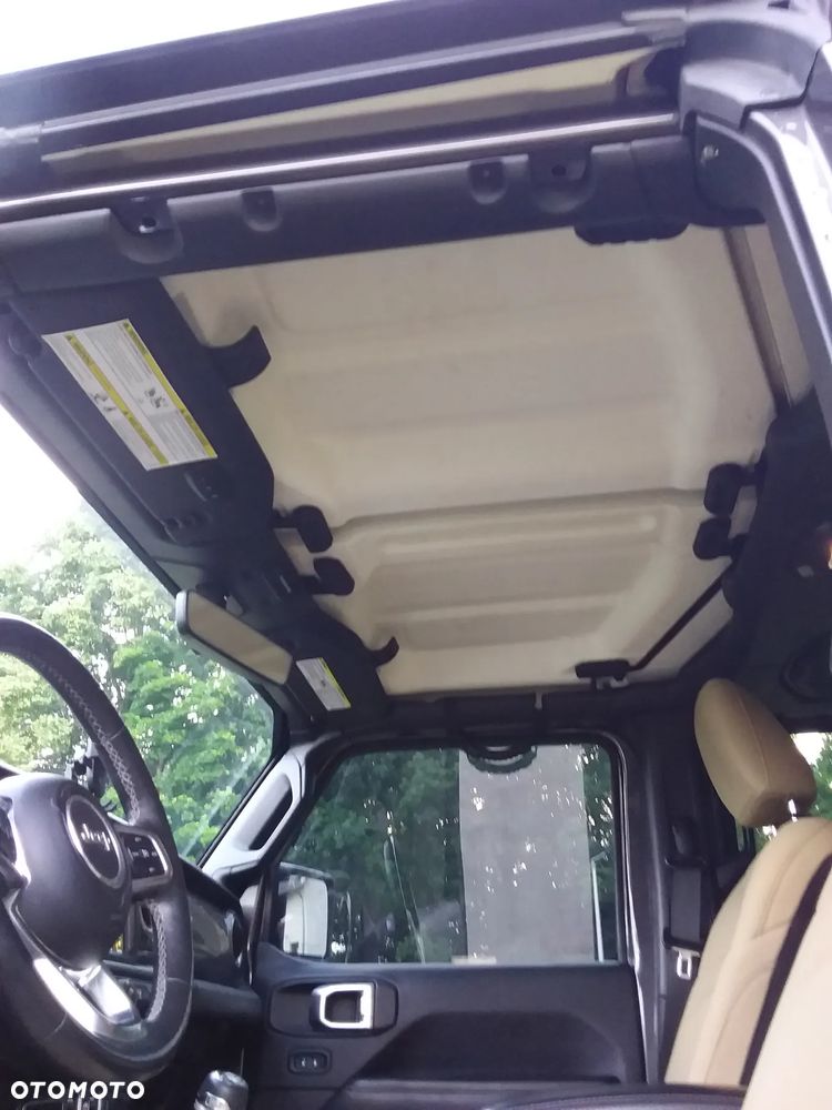 Jeep Wrangler - 13