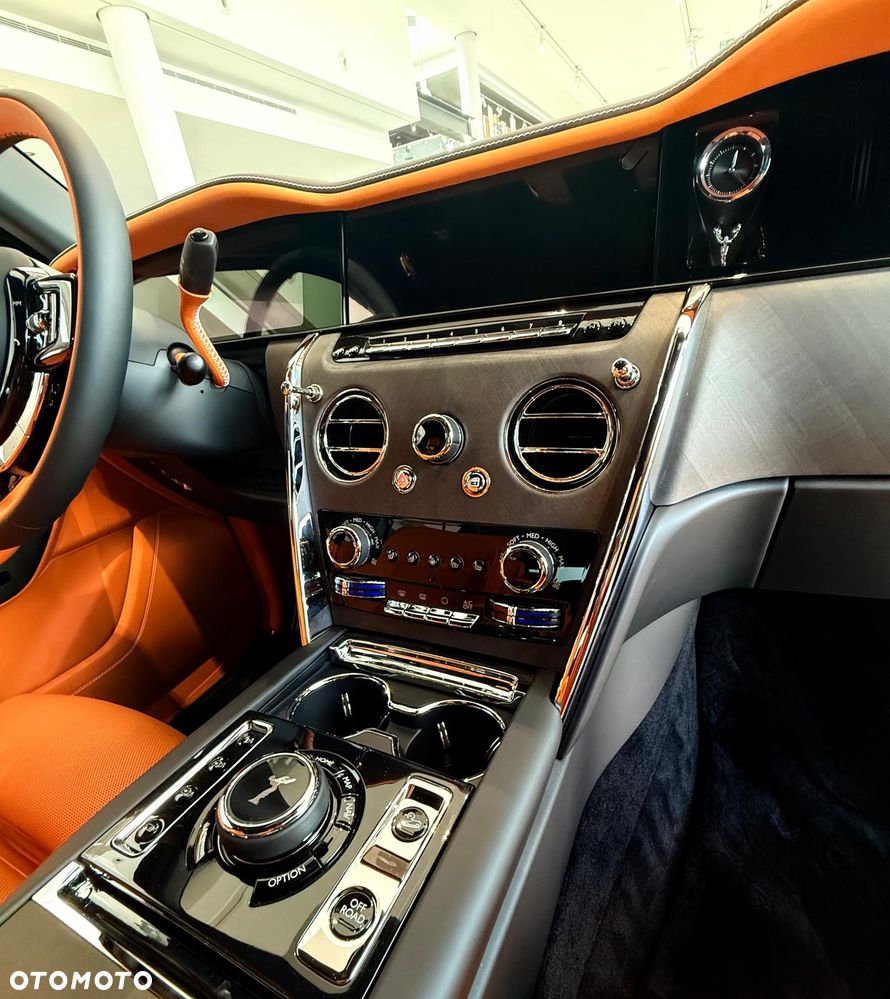 Rolls-Royce Cullinan - 35