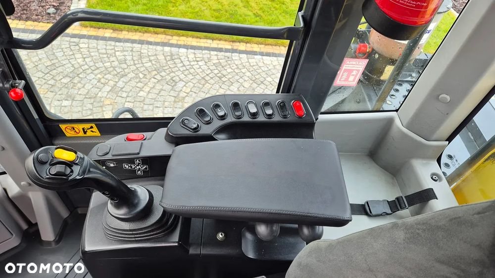 Komatsu WA-470-8,sprowadzona,nowe opony,full wersja - 10