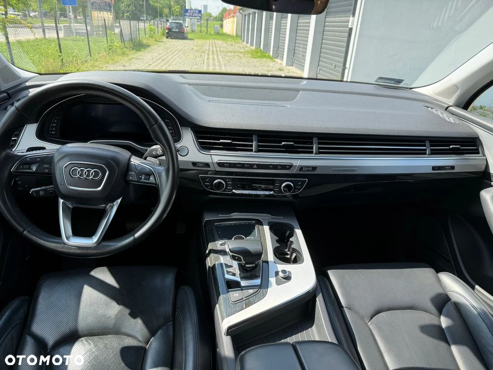 Audi Q7 - 10