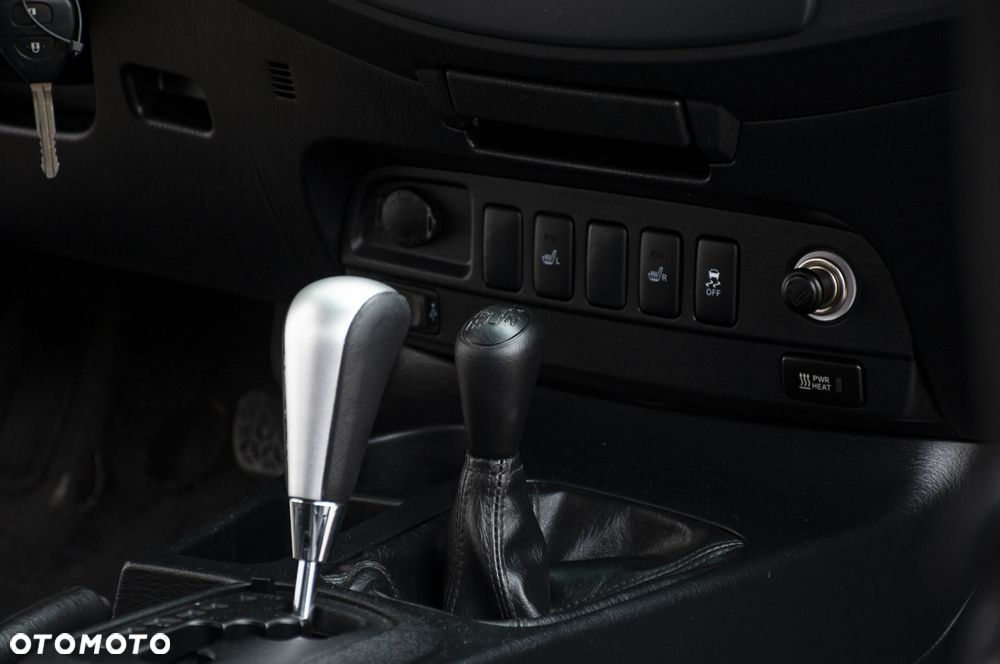 Toyota Hilux 3.0 D-4D Invincible - 9