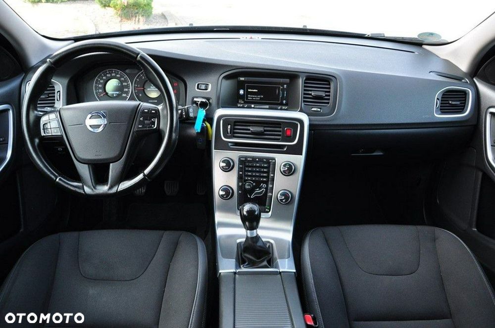 Volvo V60 D3 Momentum - 31