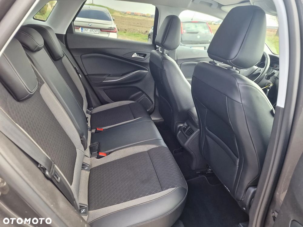 Opel Grandland X 1.2 Start/Stop Design Line - 27