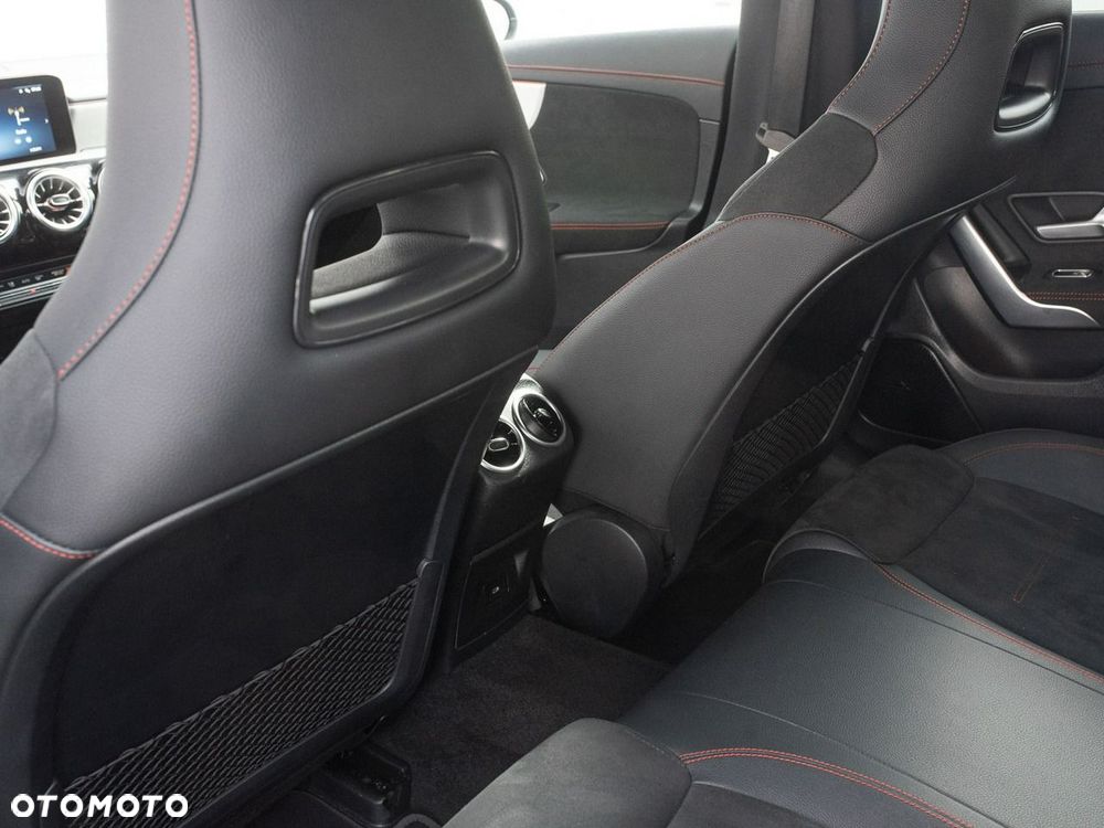 Mercedes-Benz CLA 200 mHEV AMG Line 7G-DCT - 25