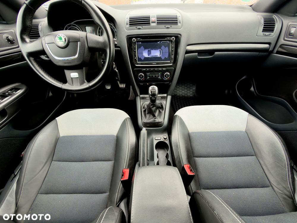 Skoda Octavia 2.0 TSI RS - 25