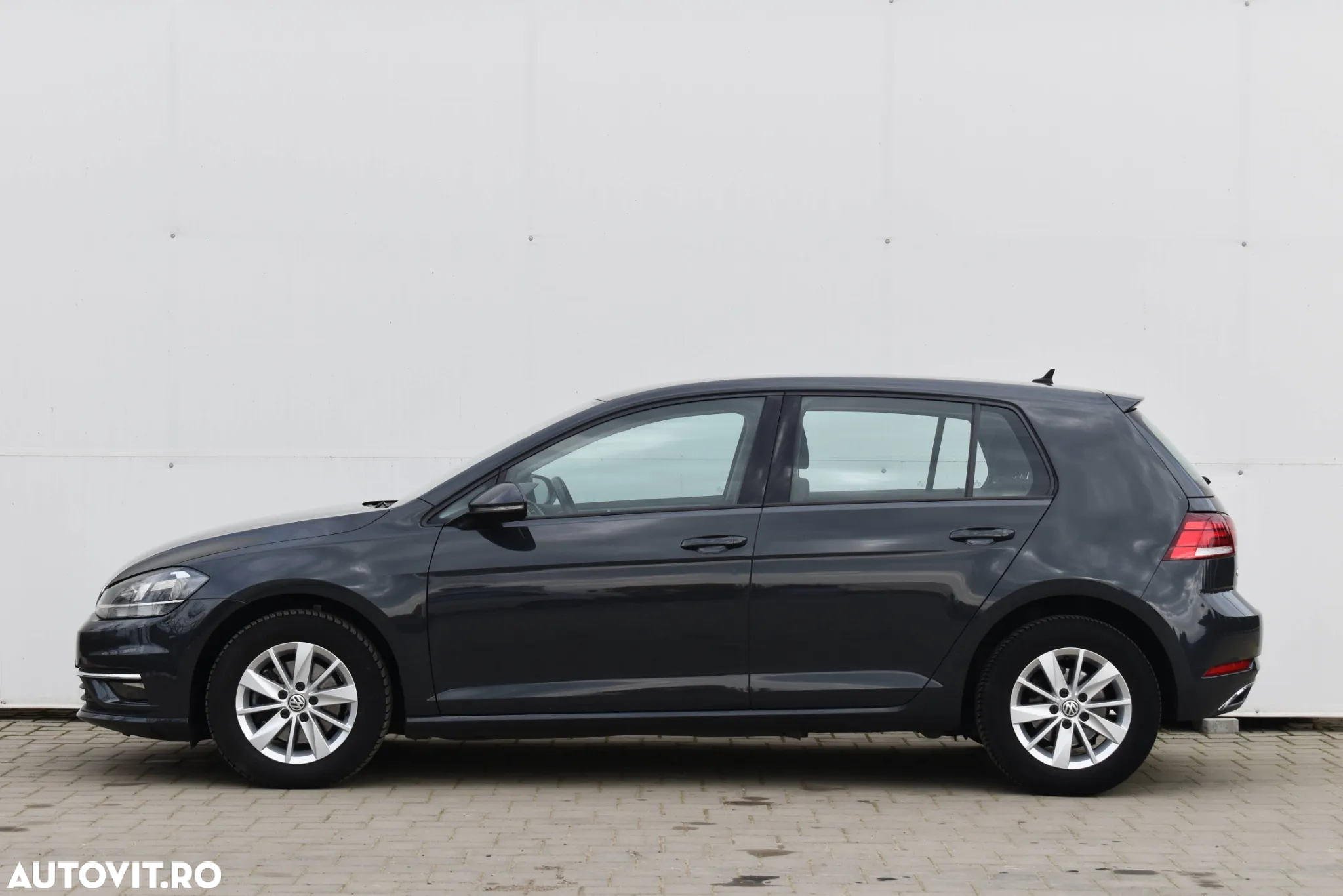 Volkswagen Golf 1.6 TDI Comfortline - 10