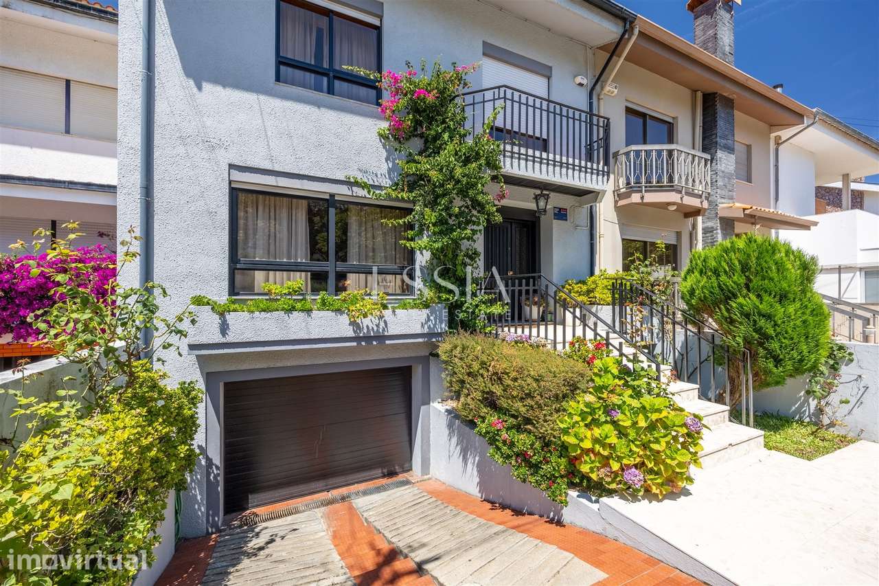 Moradia T4 com Jardim e Garagem na Foz do Douro