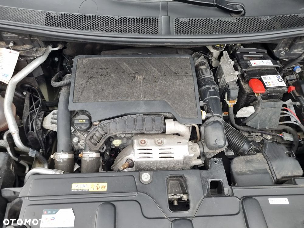 Peugeot 3008 1.2 PureTech Allure S&S EAT6 - 33