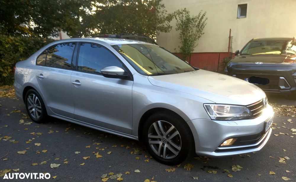 Volkswagen Jetta 1.2 TSI Comfortline - 2