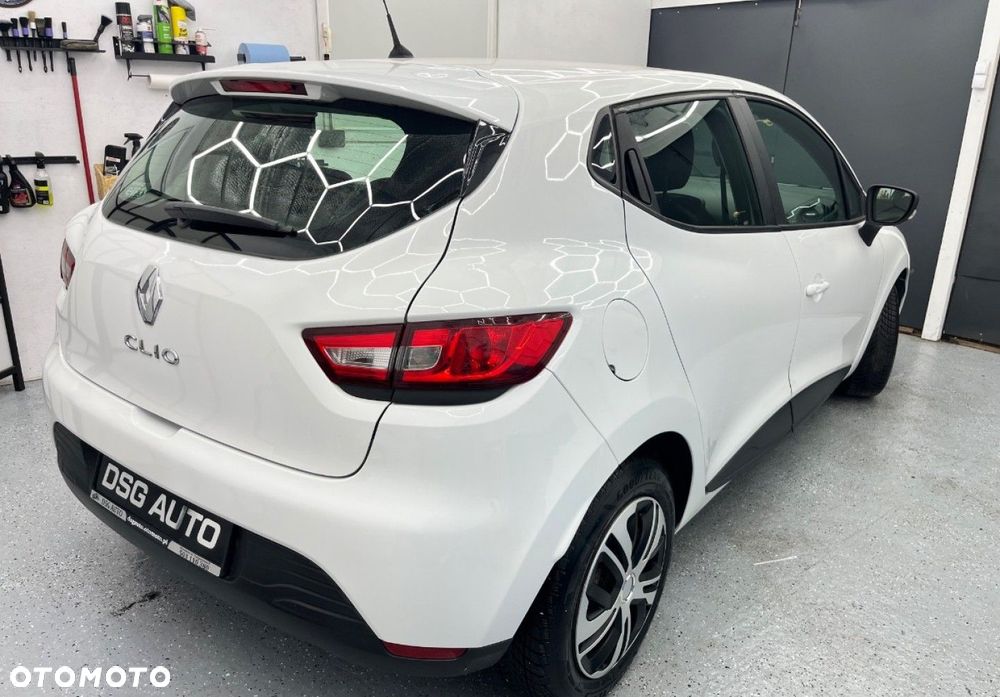 Renault Clio - 17