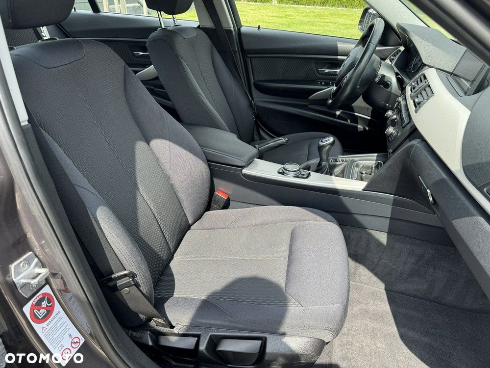 BMW Seria 3 318d Blue Performance Luxury Line - 28