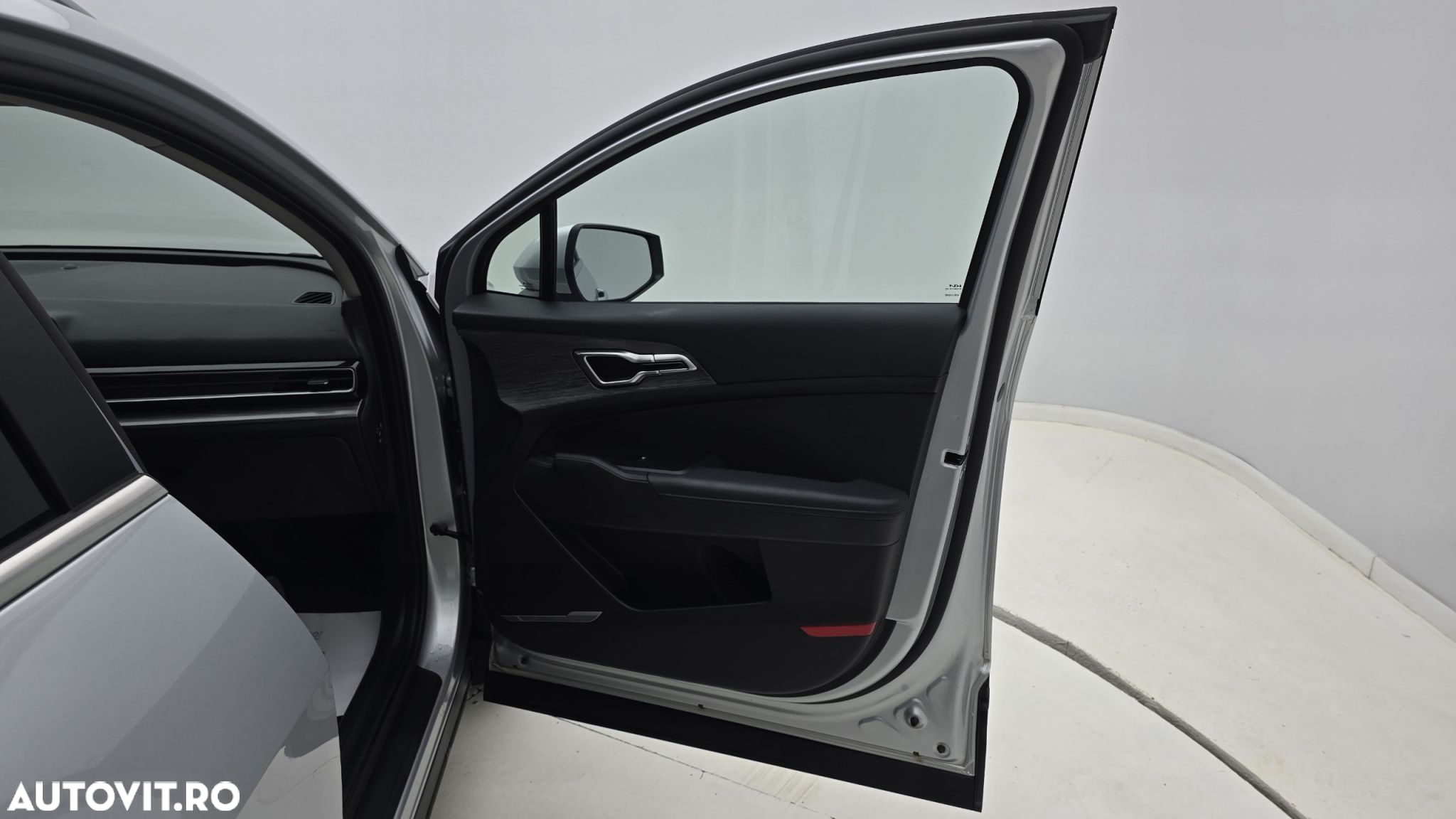 Kia Sportage 1.6 T-GDI HEV 6AT 4x4 Business Line - 18