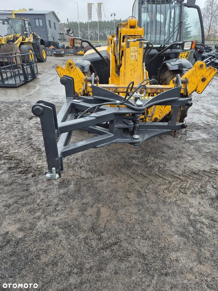 Obrotnica do ładowarki teleskopowej JCB  - sterowana hydraulicznie - 7