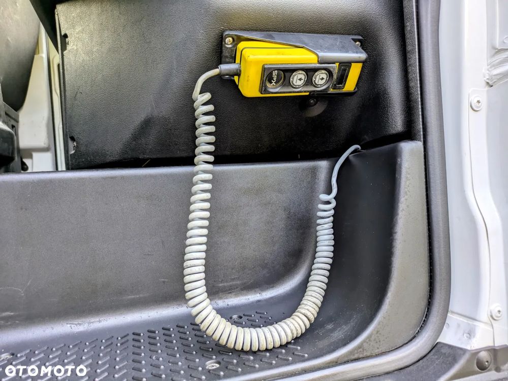 Iveco Iveco Daily 35-140 2018 Rok Doka 7 Osób Kiper - 23