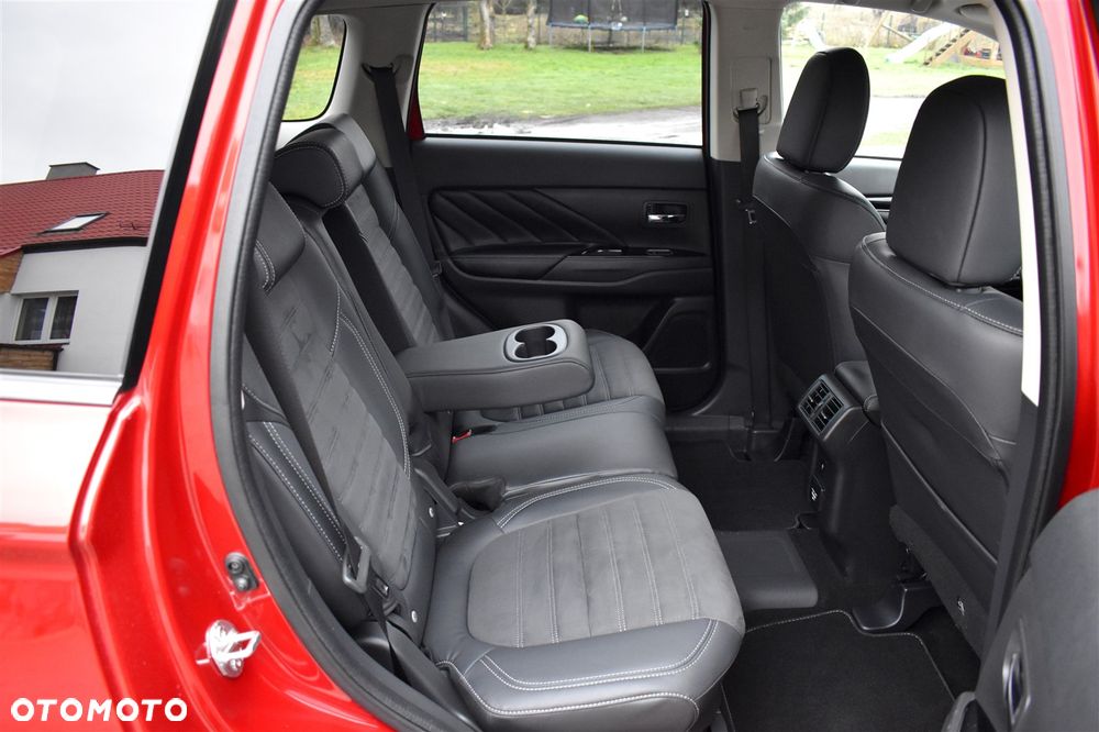 Mitsubishi Outlander Intense + - 22