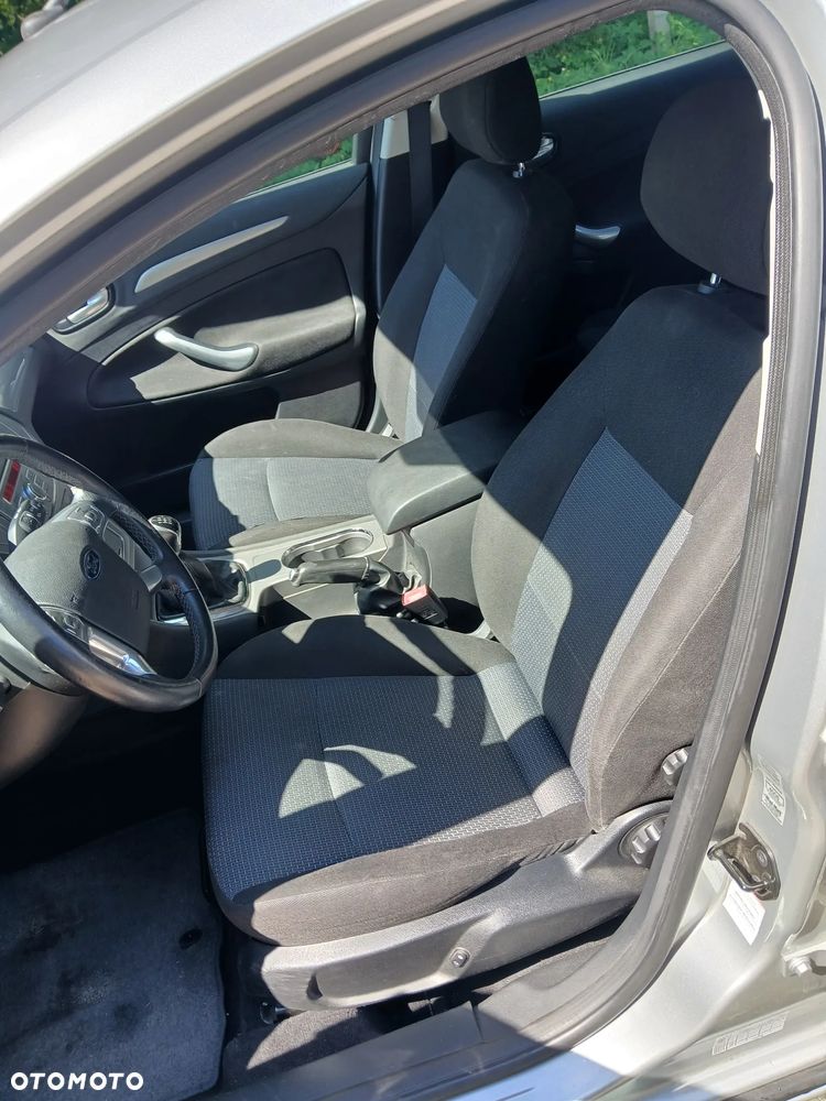Ford Mondeo 1.6 Trend - 14