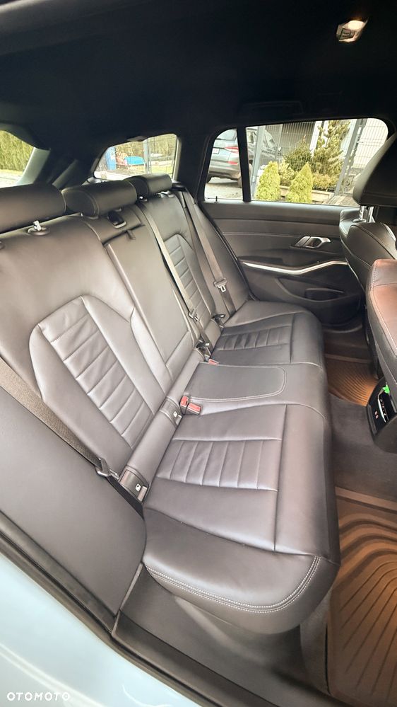 BMW Seria 3 330e xDrive M Sport sport - 15