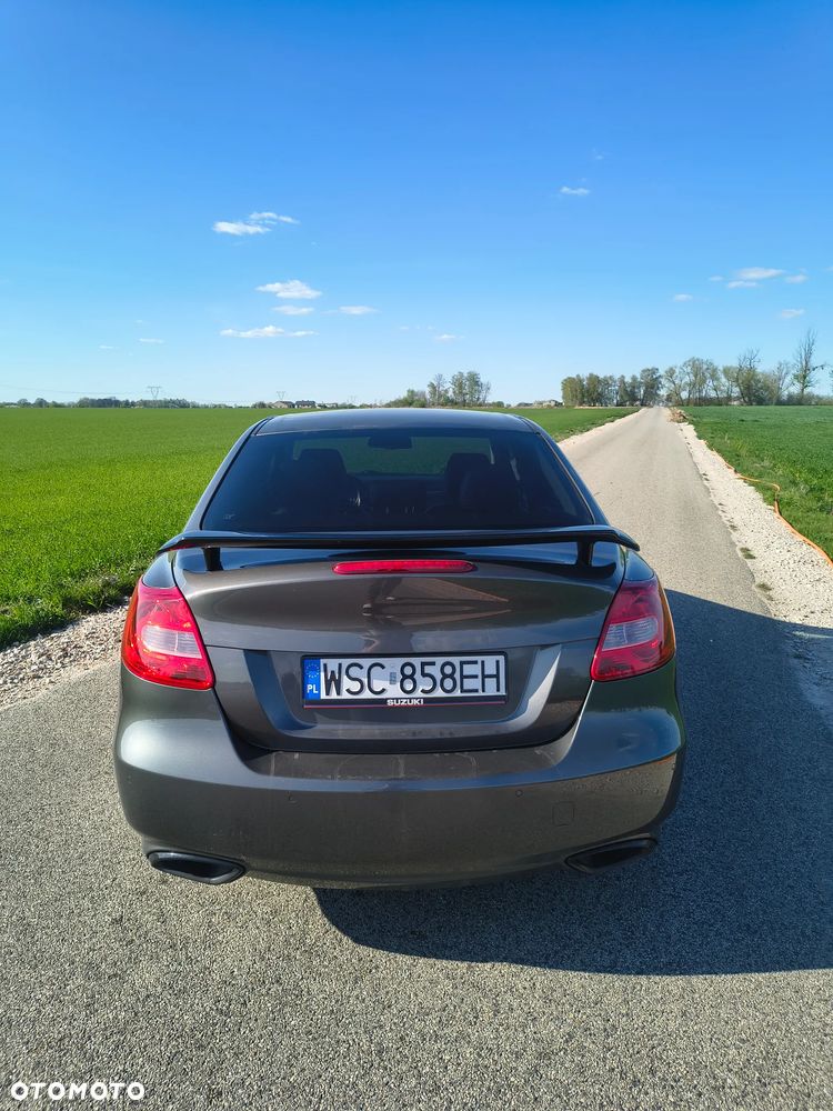 Suzuki Kizashi 2.4 4x4 CVT Sport - 4