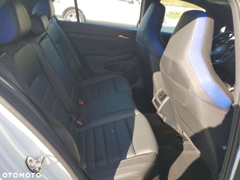Volkswagen Golf - 4