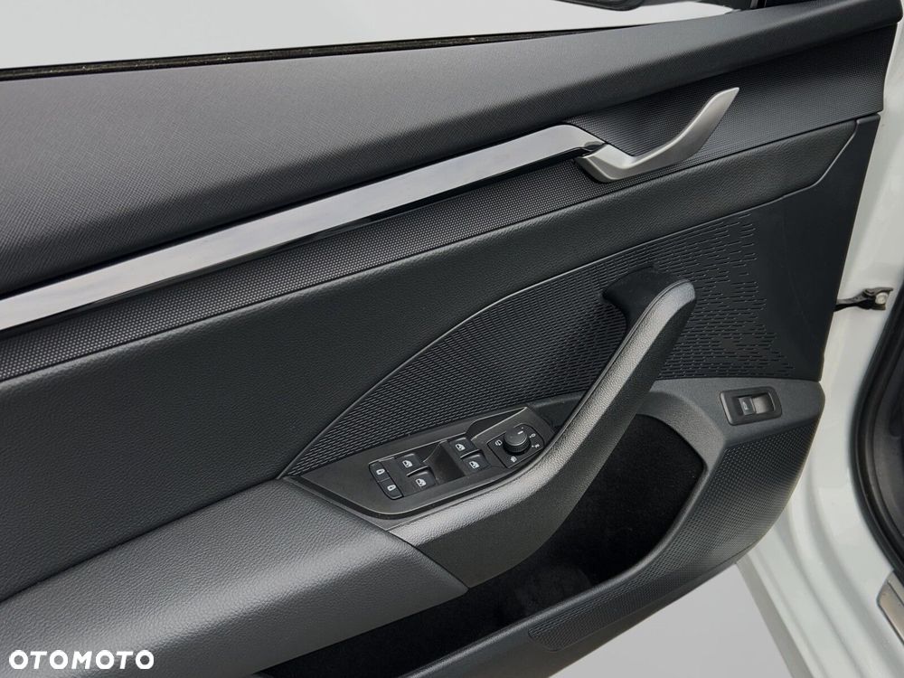 Skoda Octavia 2.0 TDI Selection DSG - 20