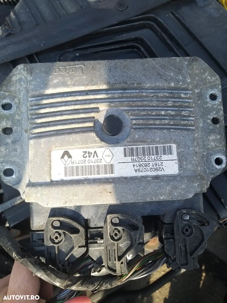 Calculator ECU cod: 237102307R pentru Dacia Lodgy 1.6 Benzina din 2016 - 1