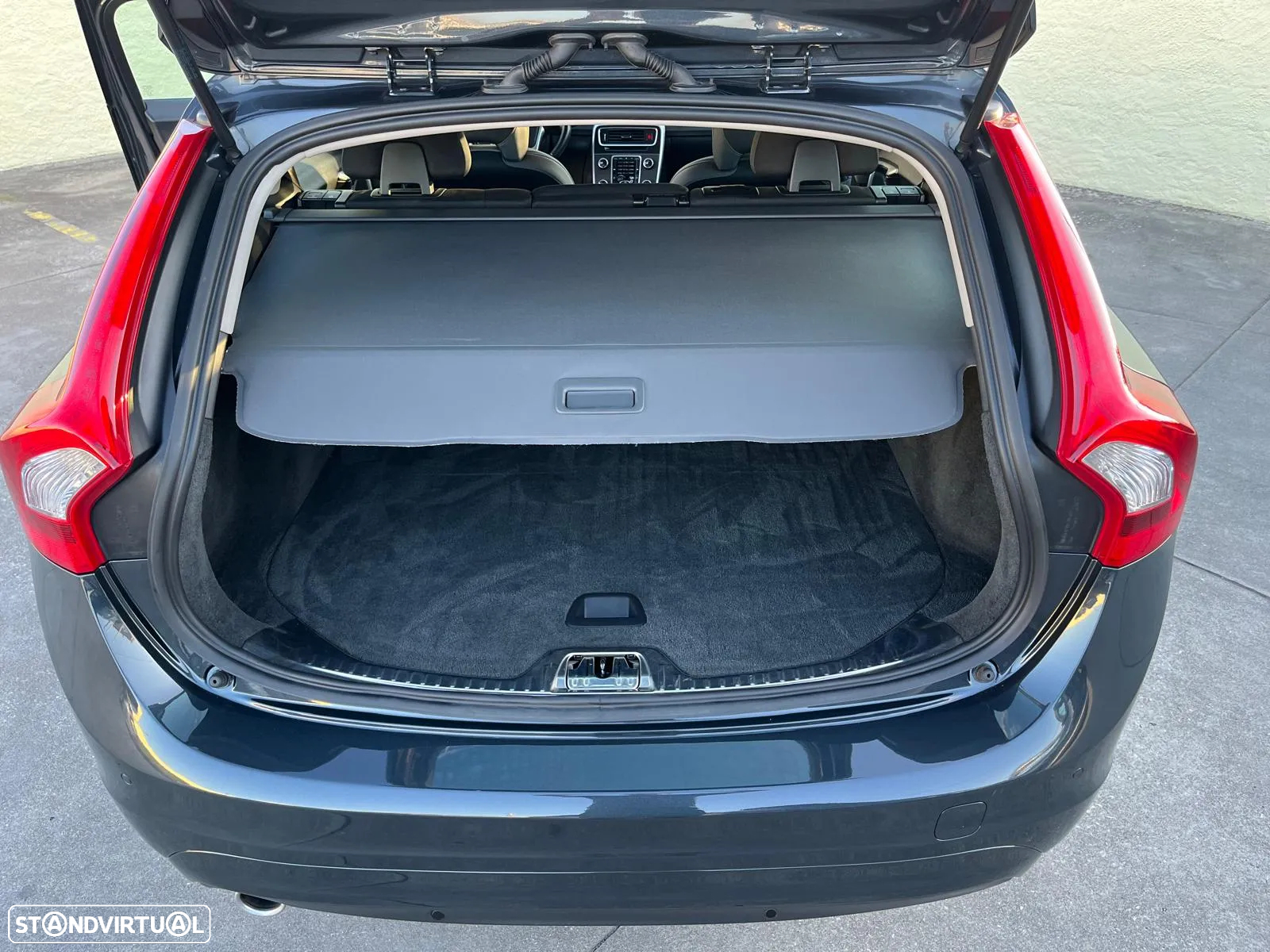 Volvo V60 1.6 D2 Momentum Eco Powershift - 43