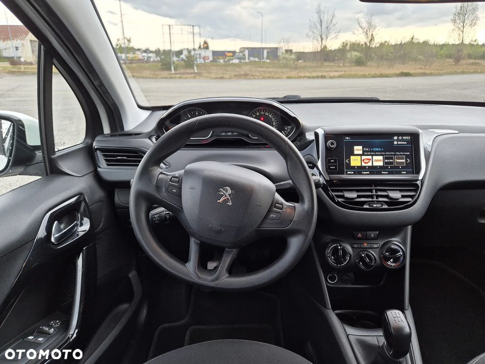 Peugeot 208 - 16