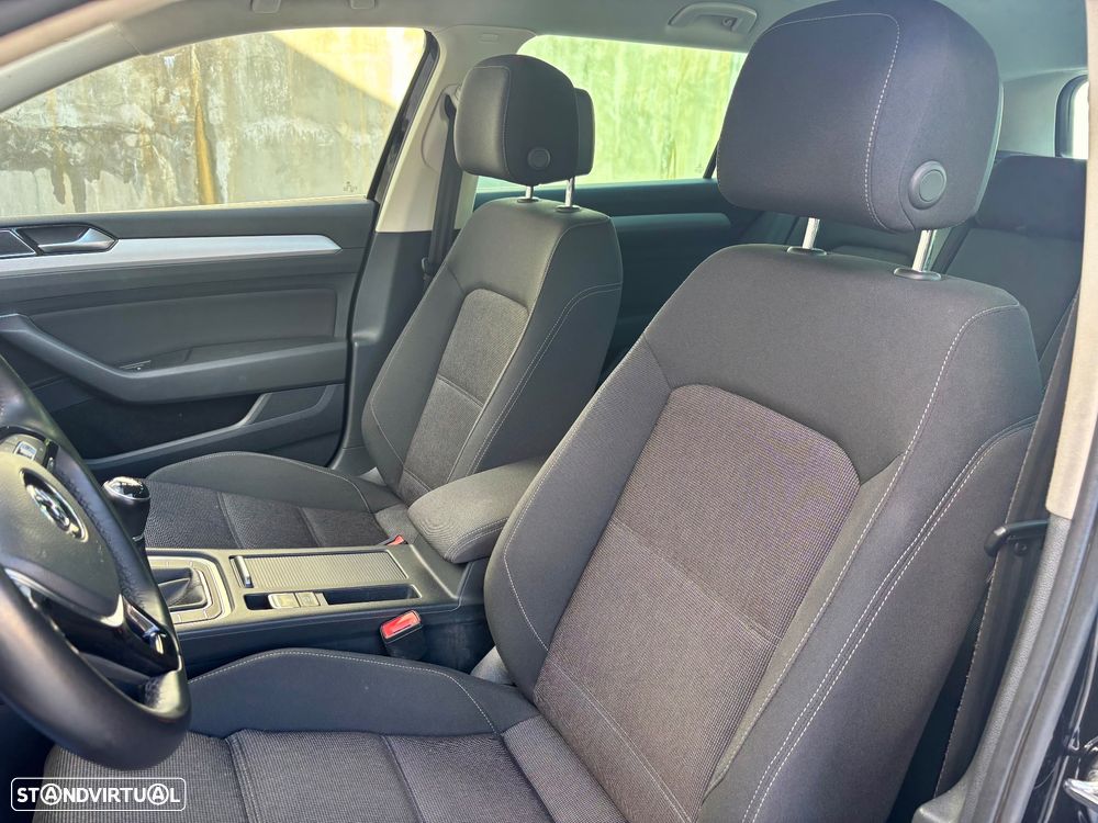 VW Passat Variant 1.6 TDI Highline - 19