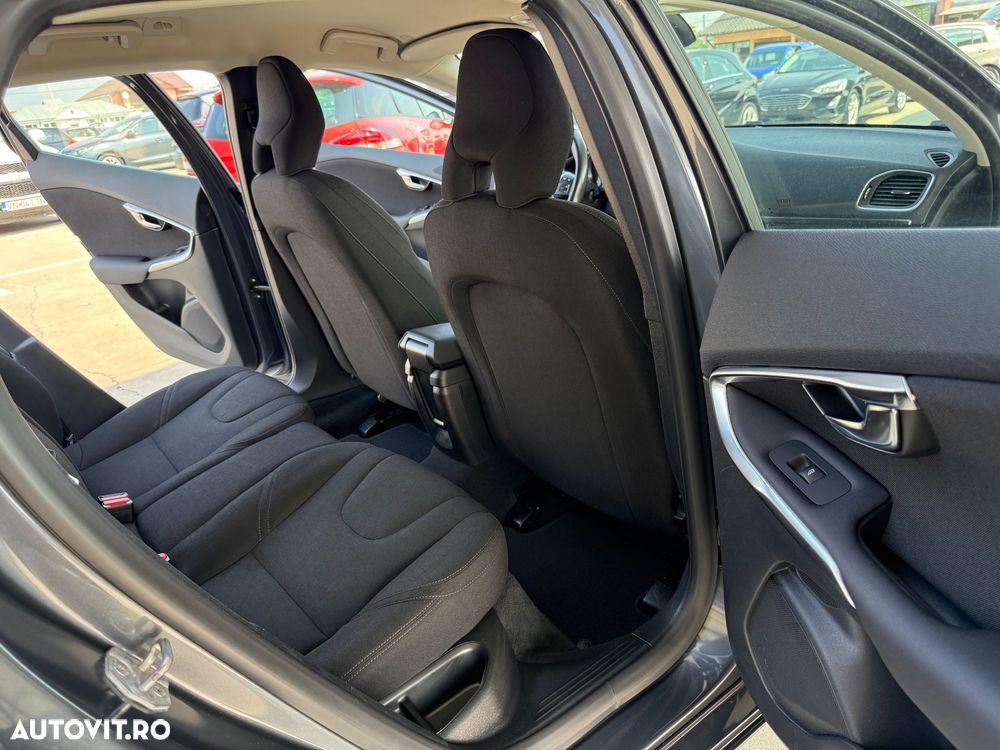 Volvo V40 D2 - 19