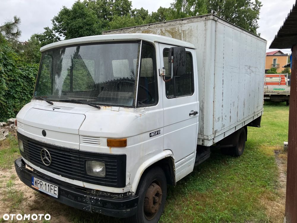 Mercedes-Benz 407D - 5