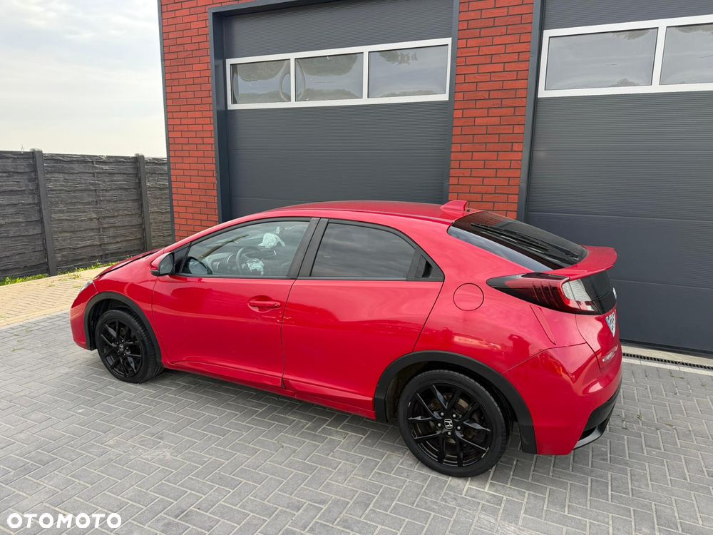 Honda Civic 1.6 i-DTEC Executive Black Edition - 3