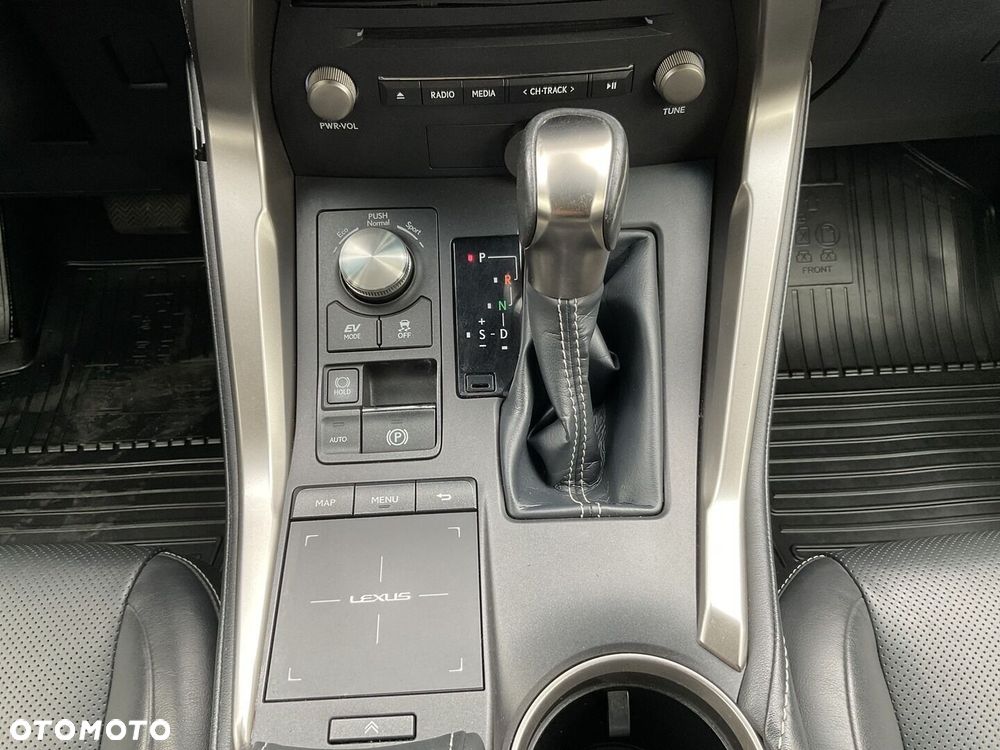 Lexus NX 300h Comfort AWD - 26