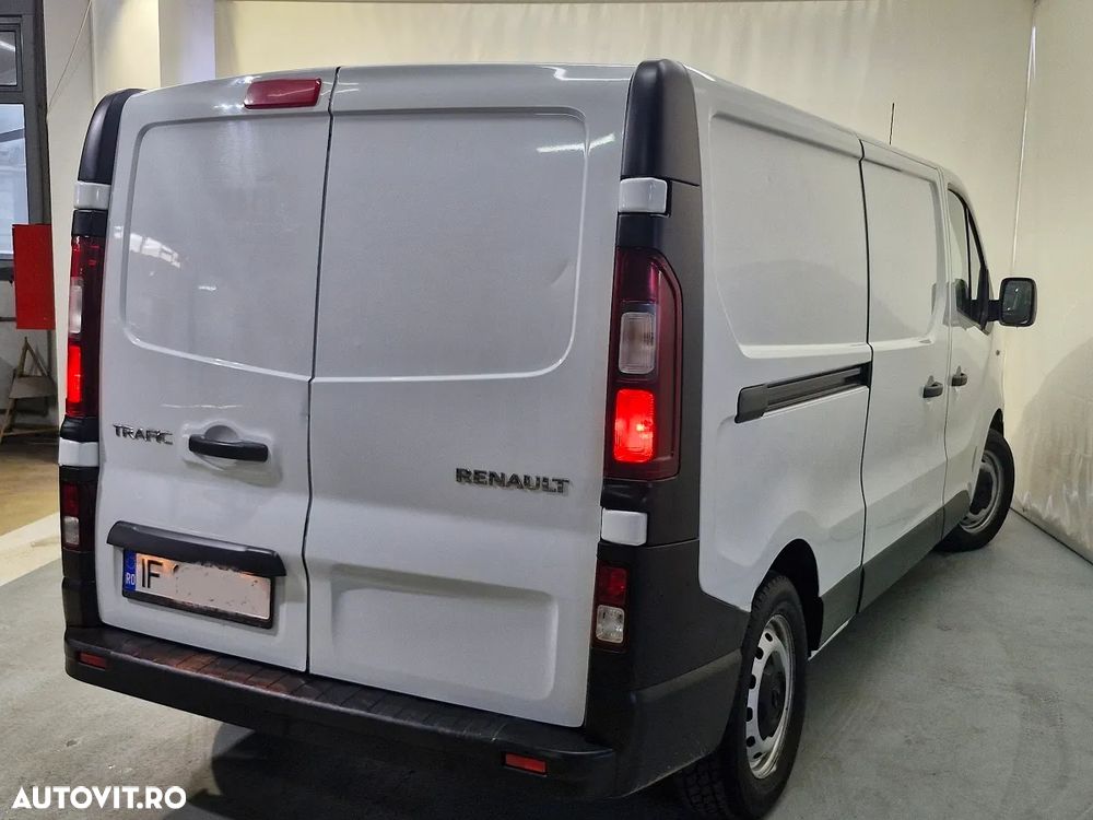 Renault TRAFIC - 2