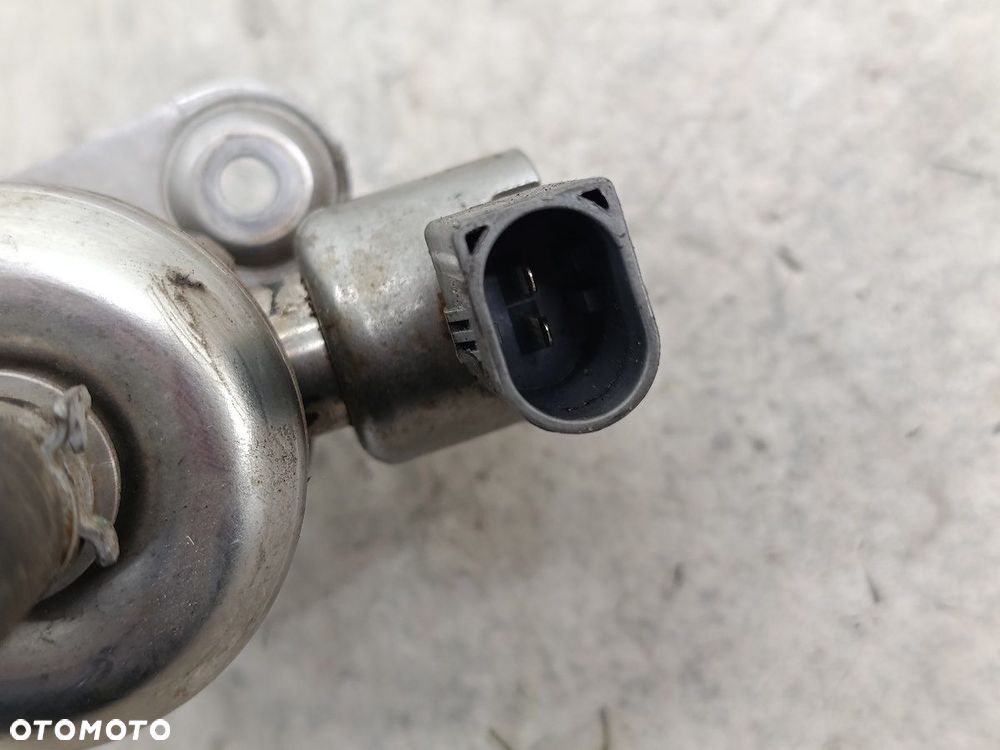 POMPA WYSOKIEGO CIŚNIENIA BENZYNA VW PASSAT B6 06H127025G 0261520049  BOSCH - 6