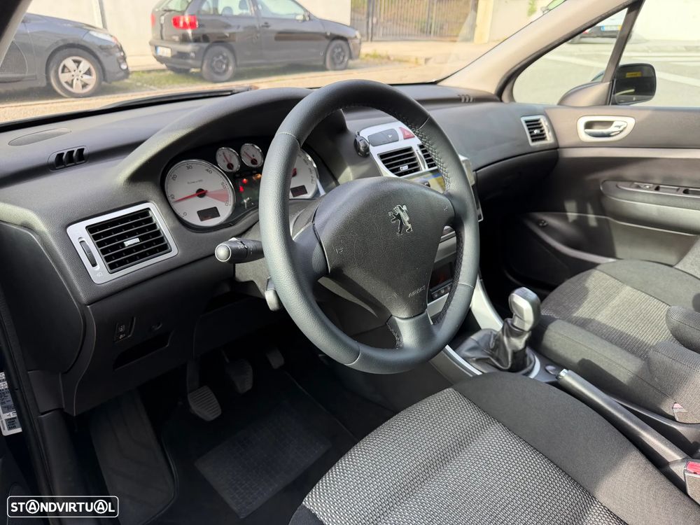 Peugeot 307 1.6 HDi Executive - 33