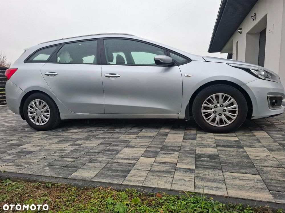 Kia Ceed - 4