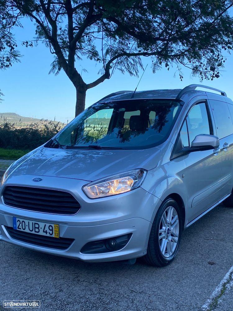 Ford Tourneo Courier 1.5 TDCi Titanium - 4