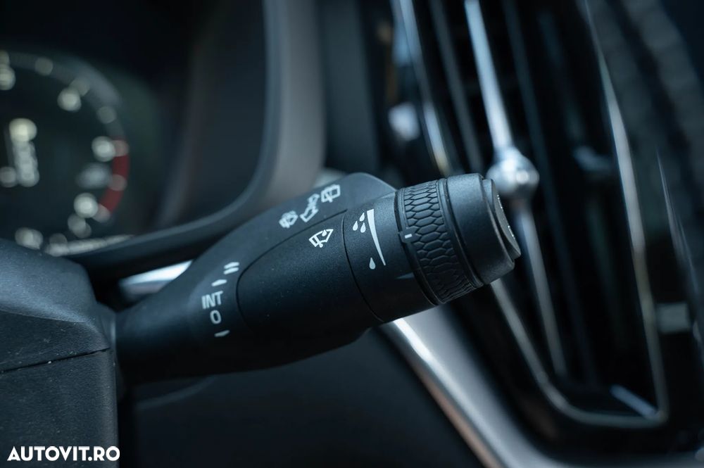 Volvo XC 60 D4 Geartronic RDesign - 24