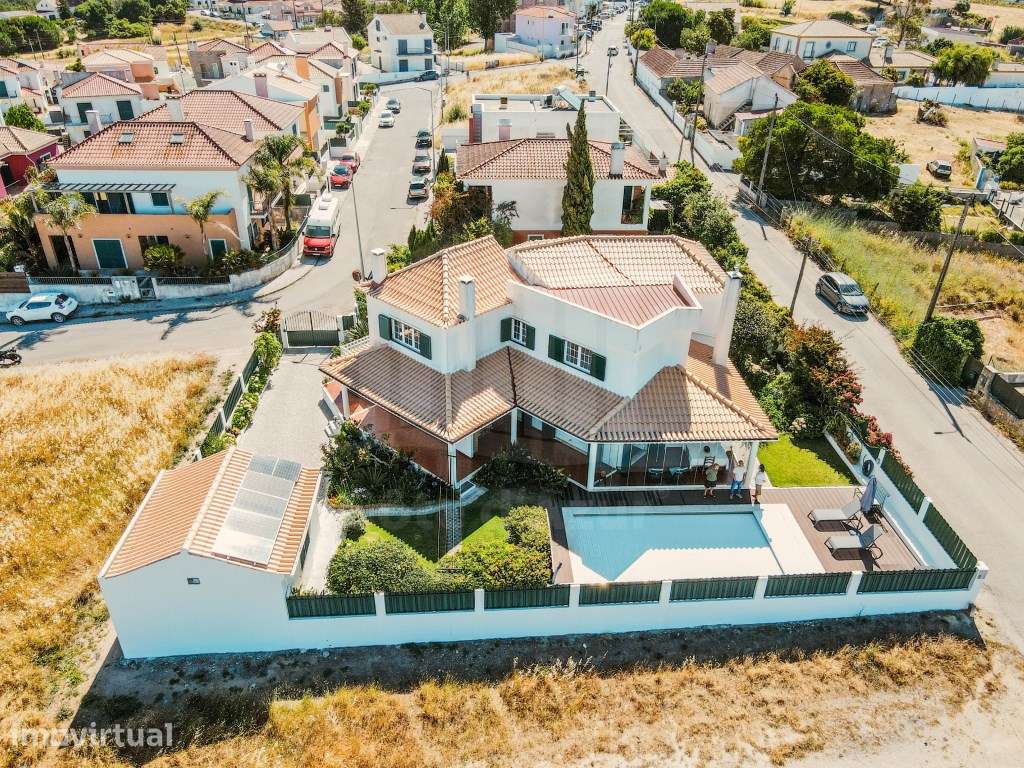 Moradia T4 com Piscina - Almoinha - Grande imagem: 5/54